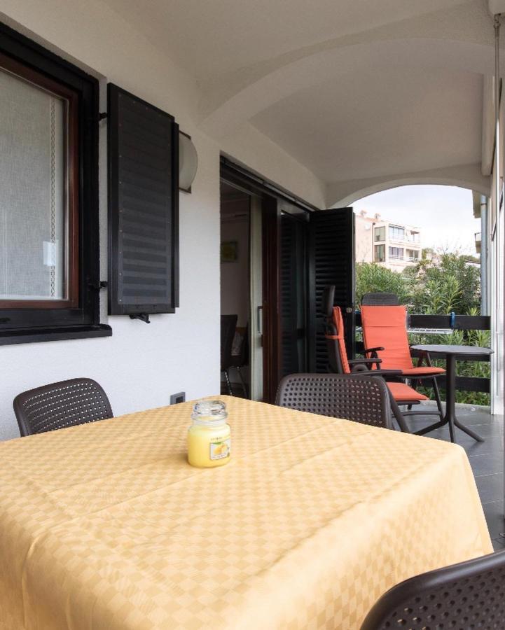 Residence4A-Appartamento Bianco Ravni Zewnętrze zdjęcie